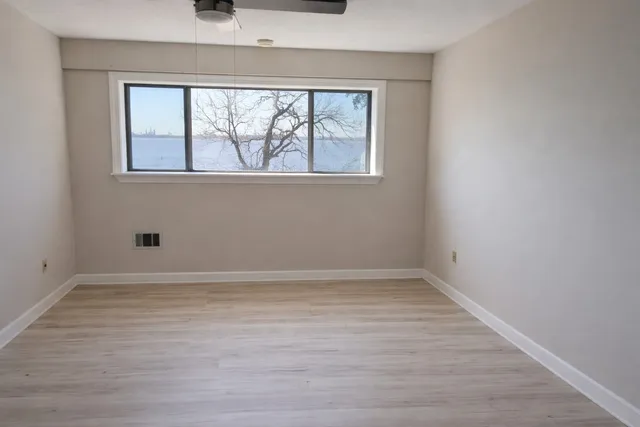 $3,000 | 5315 Bayway Drive, Baytown, TX 77520