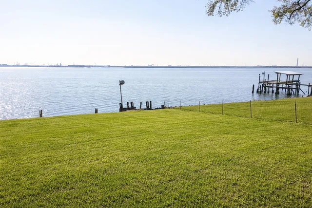 $3,000 | 5315 Bayway Drive, Baytown, TX 77520