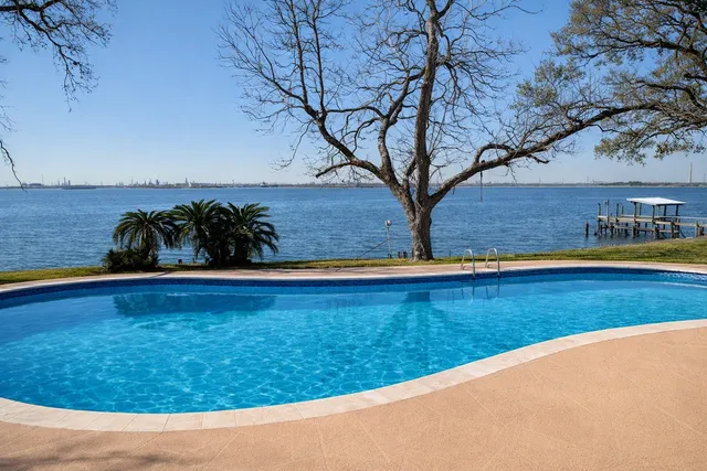 $3,000 | 5315 Bayway Drive, Baytown, TX 77520