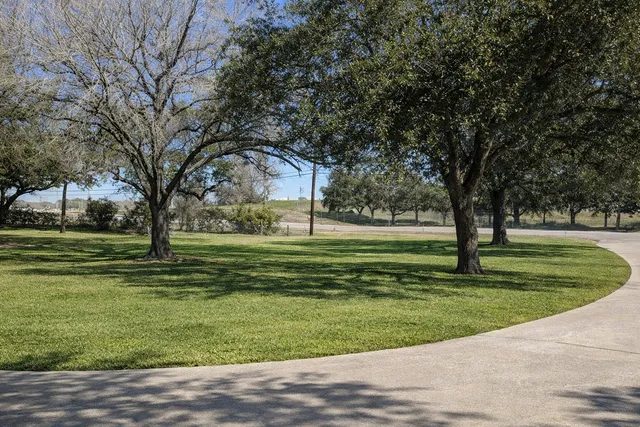 $3,000 | 5315 Bayway Drive, Baytown, TX 77520