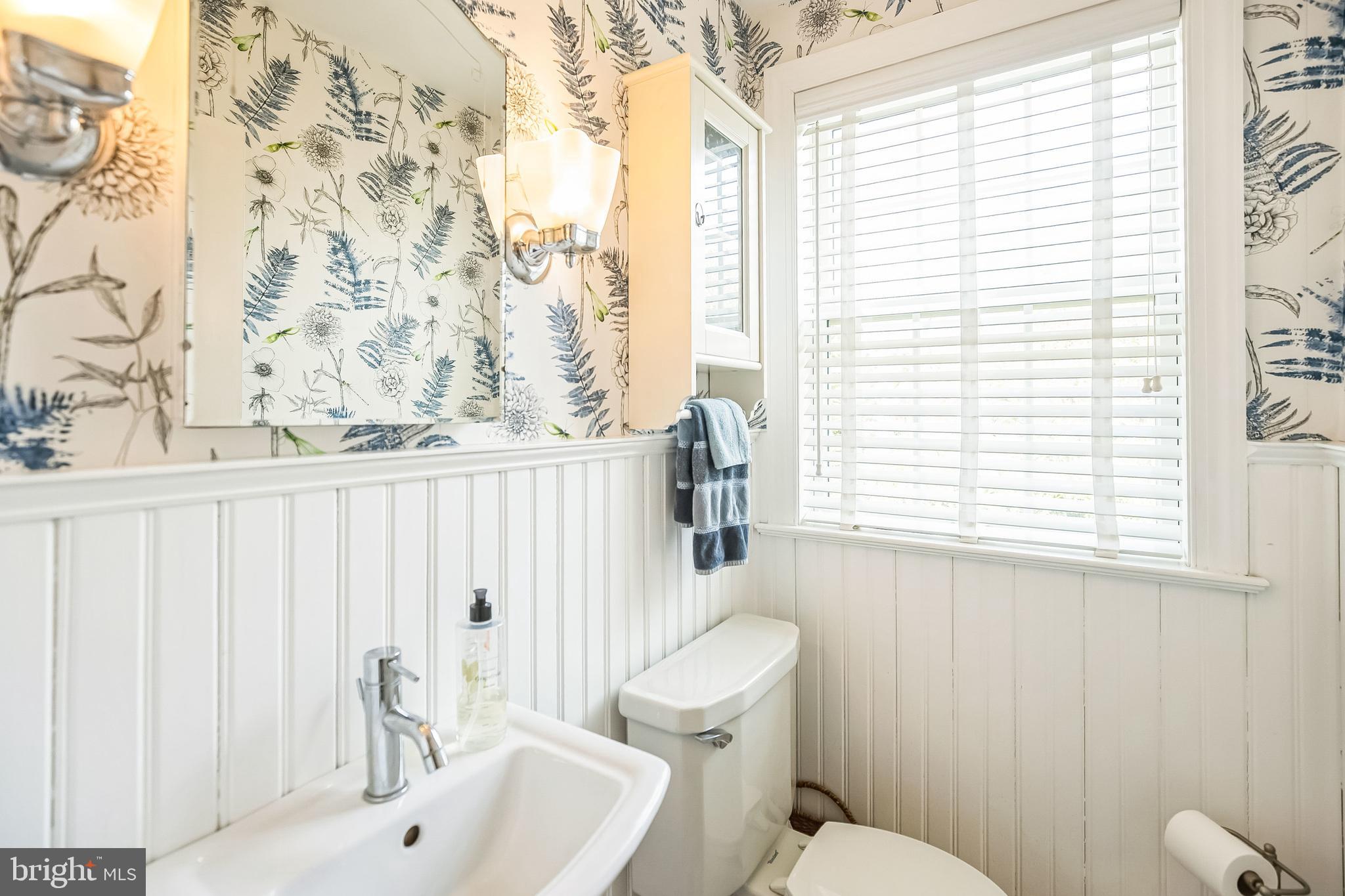 515 Lindley Road Glenside, PA 19038 - Photo 18 of 43 Half Bath