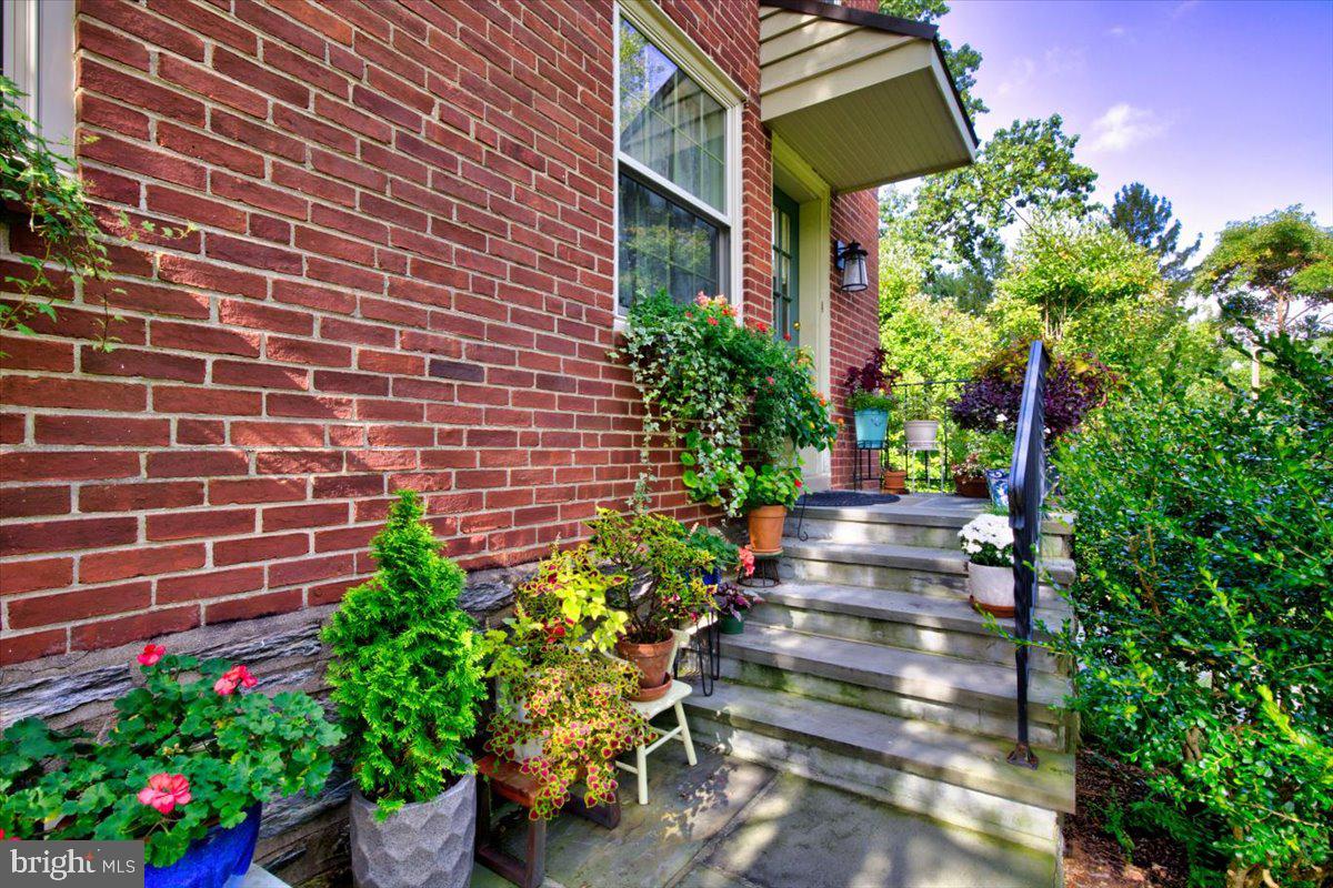 515 Lindley Road Glenside, PA 19038 - Photo 31 of 43 Exterior Side