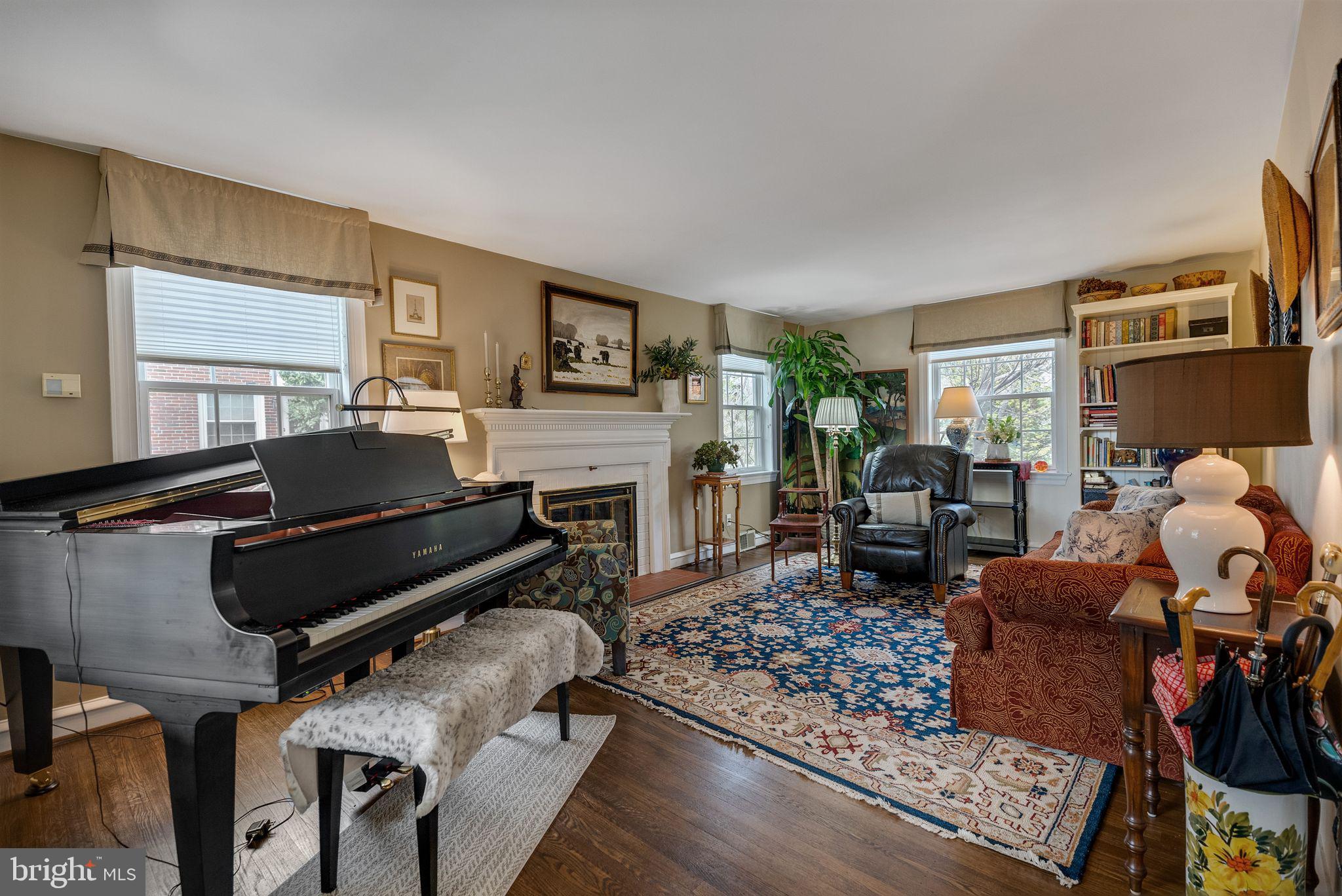 515 Lindley Road Glenside, PA 19038 - Photo 6 of 43 Living Room