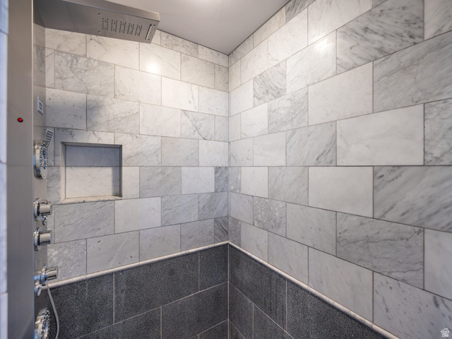 22677 East Snowbird Drive, Unit 47 Helper, UT 84526 - Photo 21 of 43 Full bath with tiled shower