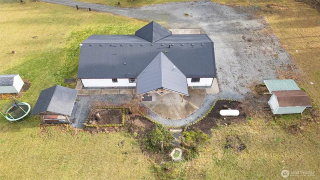 $725,000 | 30608 40th Avenue East, Graham, WA 98338