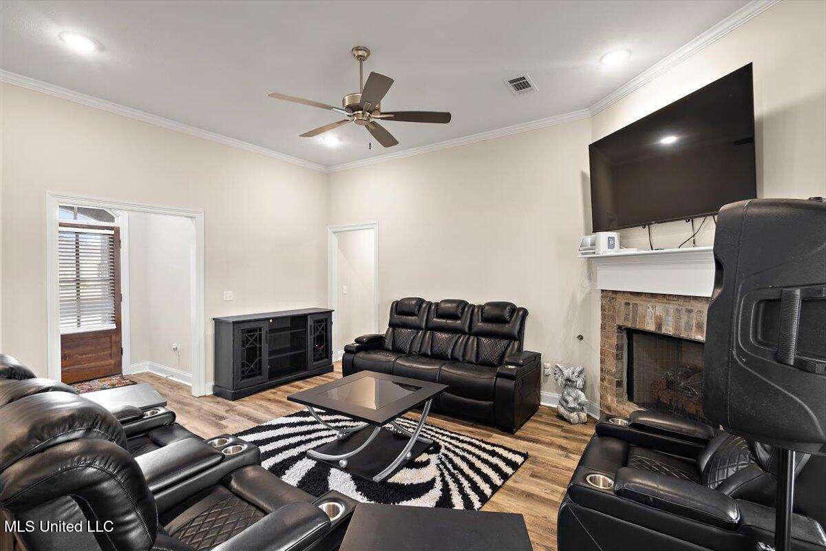 109 Brunswick Cove Canton, MS 39046 - Photo 7 of 34 07-HTP_7875