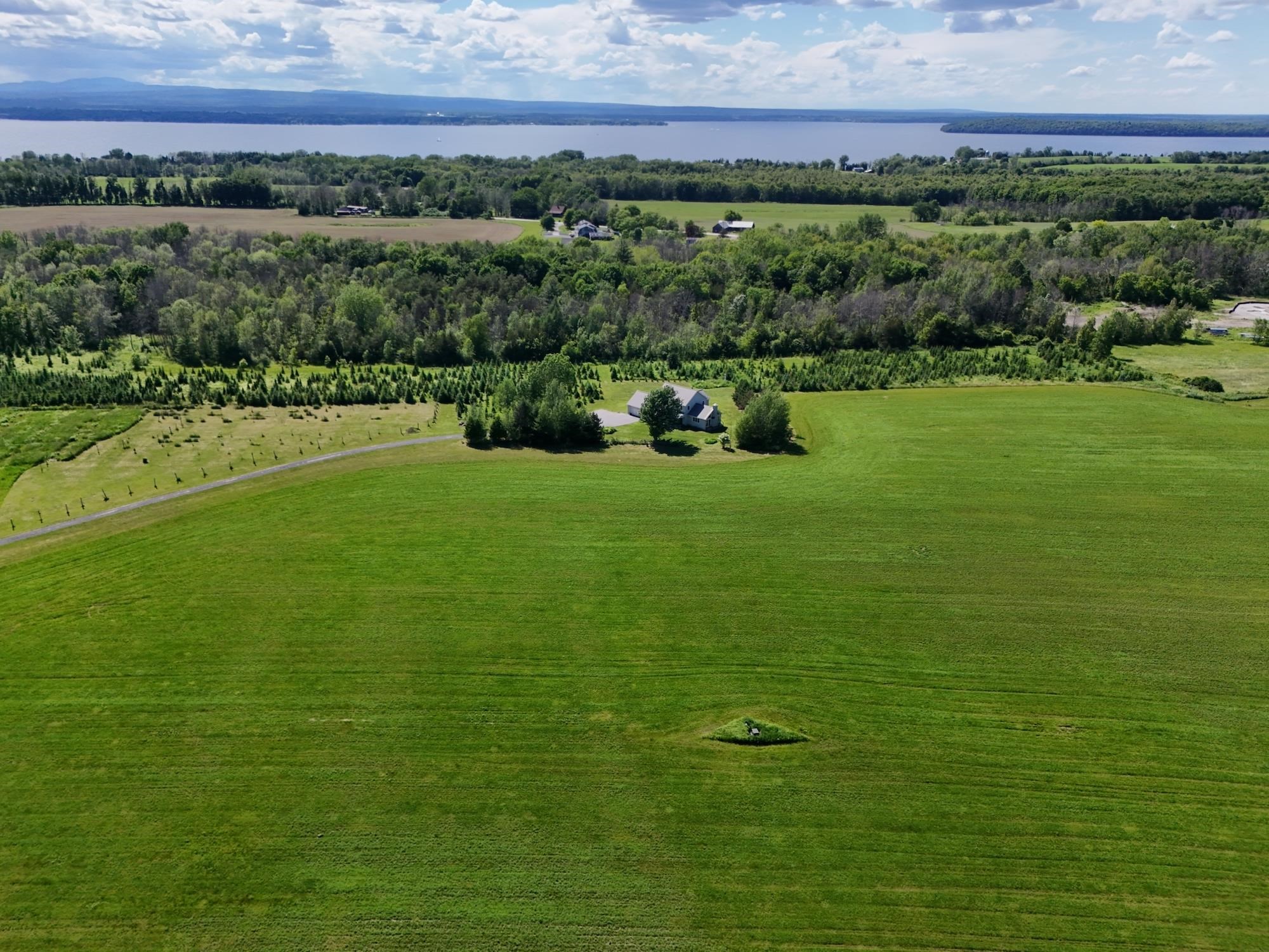 2687 Highway 2 North Hero, VT 05474 - Photo 2 of 60