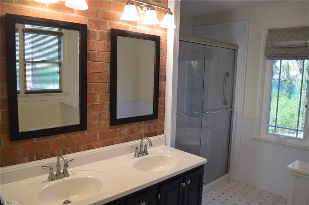 4216 Thorn Ridge Road Winston-Salem, NC 27106 - Photo 9 of 20 Gallery Image 9