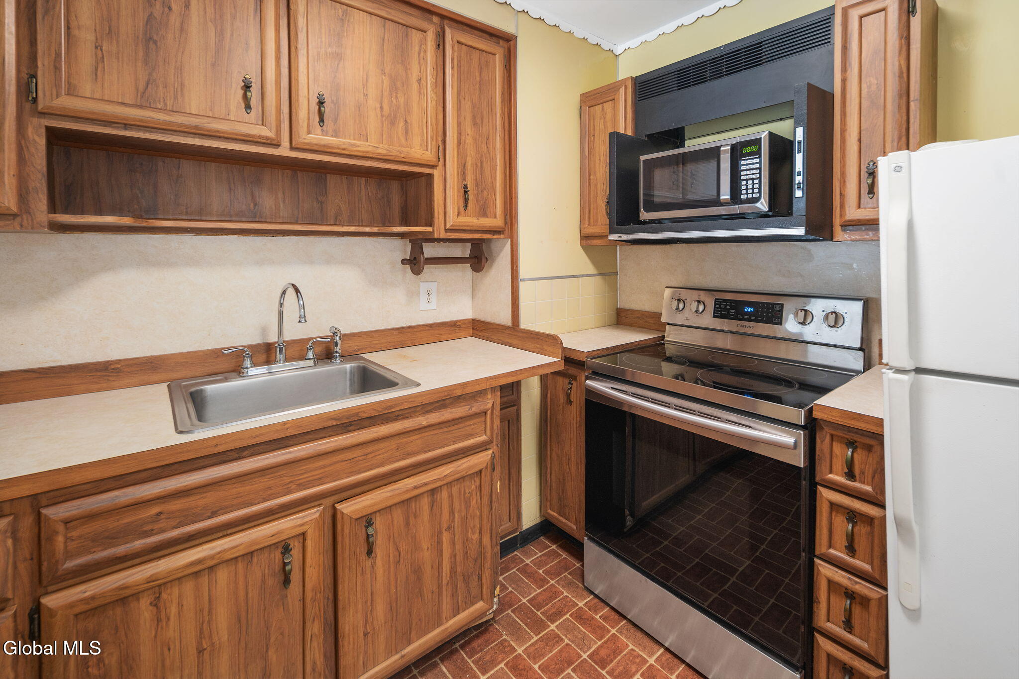 4 Woodrow Road Amsterdam, NY 12010 - Photo 12 of 47 12-4WoodrowRd_12