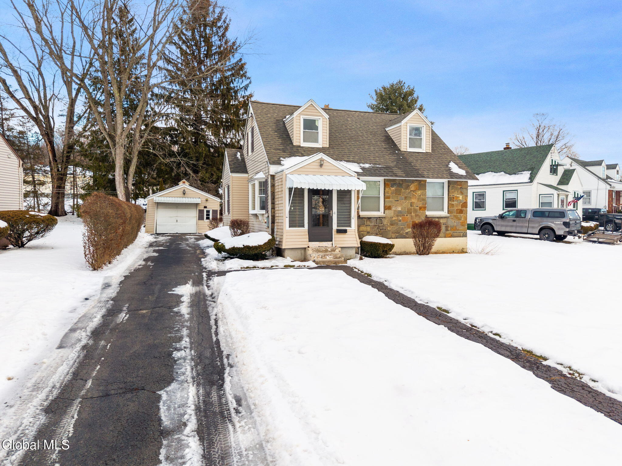 4 Woodrow Road Amsterdam, NY 12010 - Photo 2 of 47 2-4WoodrowRd_02