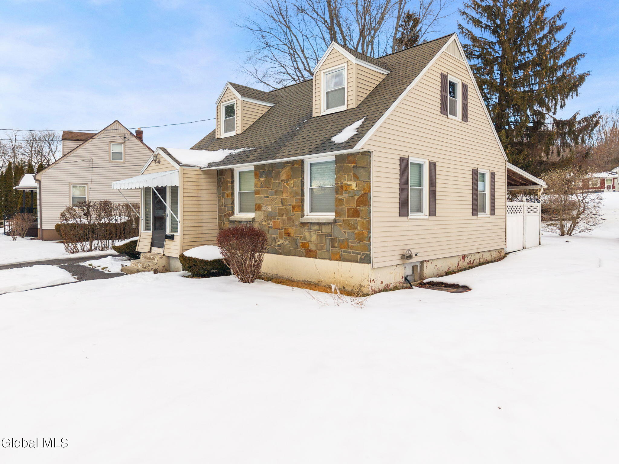 4 Woodrow Road Amsterdam, NY 12010 - Photo 3 of 47 3-4WoodrowRd_03