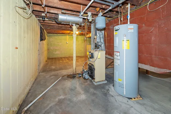 $196,000 | 4 Woodrow Road, Amsterdam, NY 12010