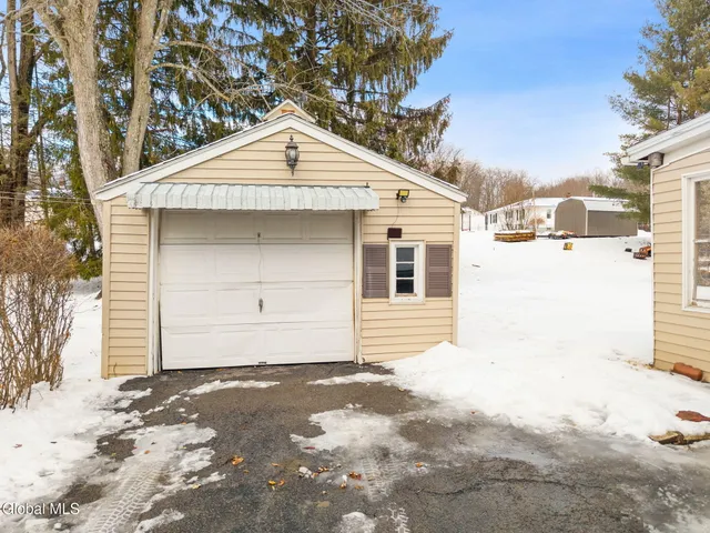 $199,500 | 4 Woodrow Road, Amsterdam, NY 12010