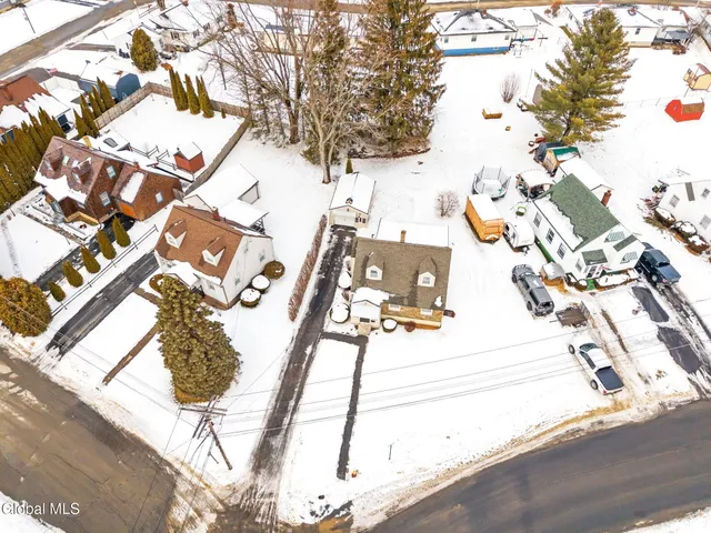 $199,500 | 4 Woodrow Road, Amsterdam, NY 12010