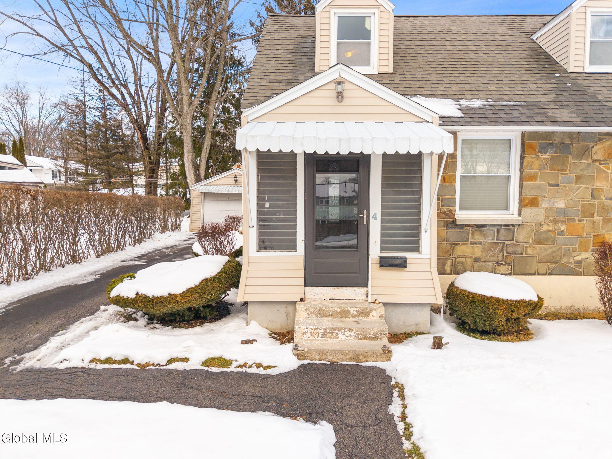 4 Woodrow Road Amsterdam, NY 12010 - Photo 4 of 47 4-4WoodrowRd_04