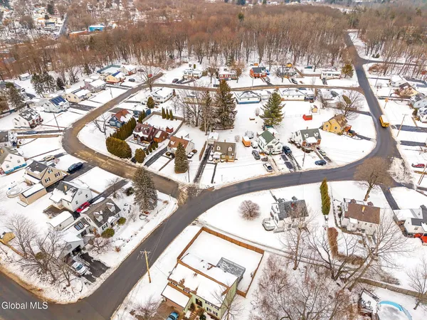 $196,000 | 4 Woodrow Road, Amsterdam, NY 12010