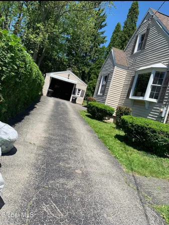 $196,000 | 4 Woodrow Road, Amsterdam, NY 12010