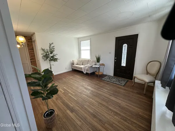 $196,000 | 4 Woodrow Road, Amsterdam, NY 12010