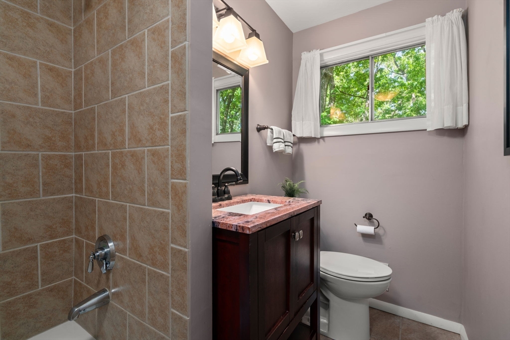 7 Spring Lane Framingham, MA 01701 - Photo 18 of 28 Gallery Image 18