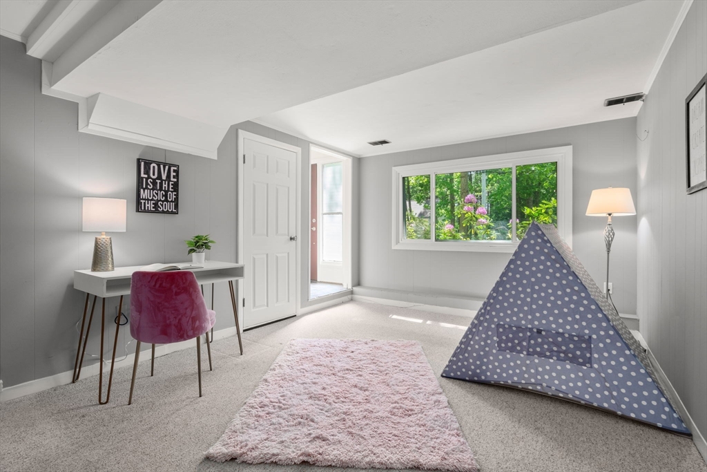 7 Spring Lane Framingham, MA 01701 - Photo 20 of 28 Gallery Image 20