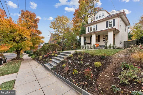 a front view of house with yard
