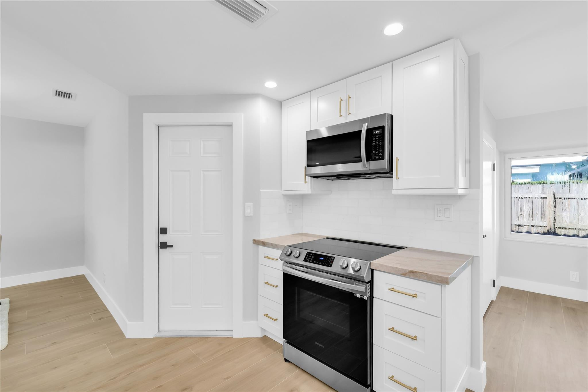 943 Southwest 4th Street Boca Raton, FL 33486 - Photo 9 of 28 Photo 9