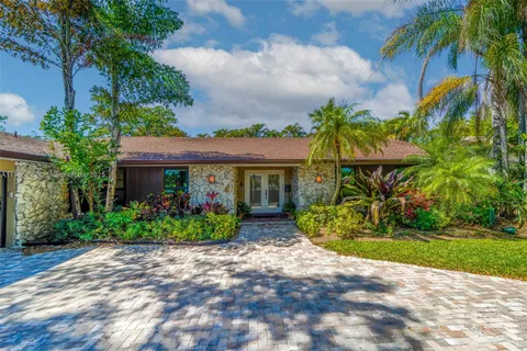 $1,660,000 | 20340 Northeast 21st Avenue, Miami, FL 33179