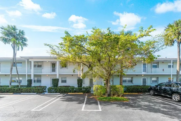 $113,000 | 2460 Southwest 22nd Avenue, Unit 809, Delray Beach, FL 33445