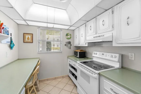$113,000 | 2460 Southwest 22nd Avenue, Unit 809, Delray Beach, FL 33445
