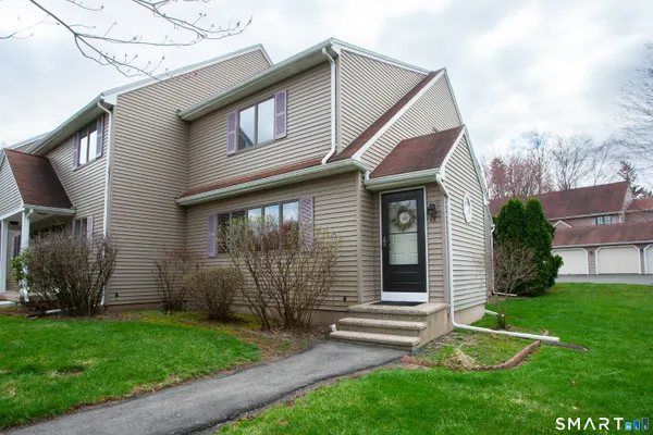 $314,900 | 66 Woodcock Court, Unit 66, Windsor Locks, CT 06096