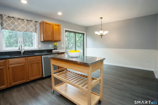 $314,900 | 66 Woodcock Court, Unit 66, Windsor Locks, CT 06096