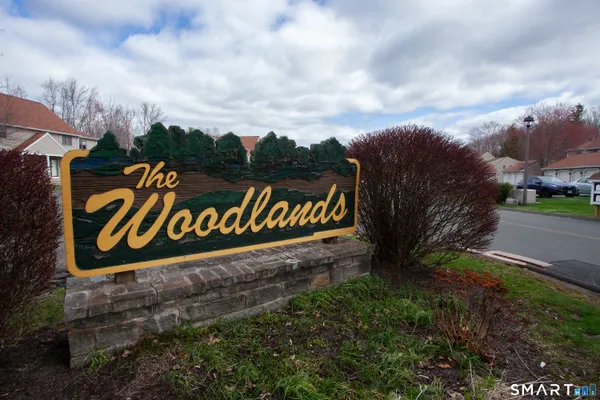 $314,900 | 66 Woodcock Court, Unit 66, Windsor Locks, CT 06096