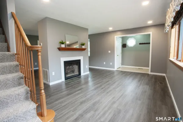 $314,900 | 66 Woodcock Court, Unit 66, Windsor Locks, CT 06096