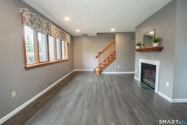 $314,900 | 66 Woodcock Court, Unit 66, Windsor Locks, CT 06096