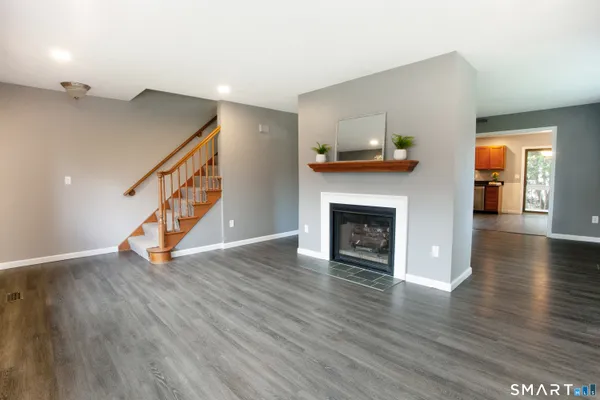 $314,900 | 66 Woodcock Court, Unit 66, Windsor Locks, CT 06096