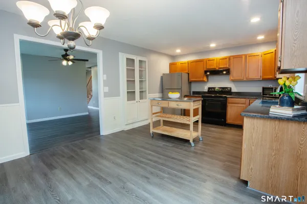 $314,900 | 66 Woodcock Court, Unit 66, Windsor Locks, CT 06096