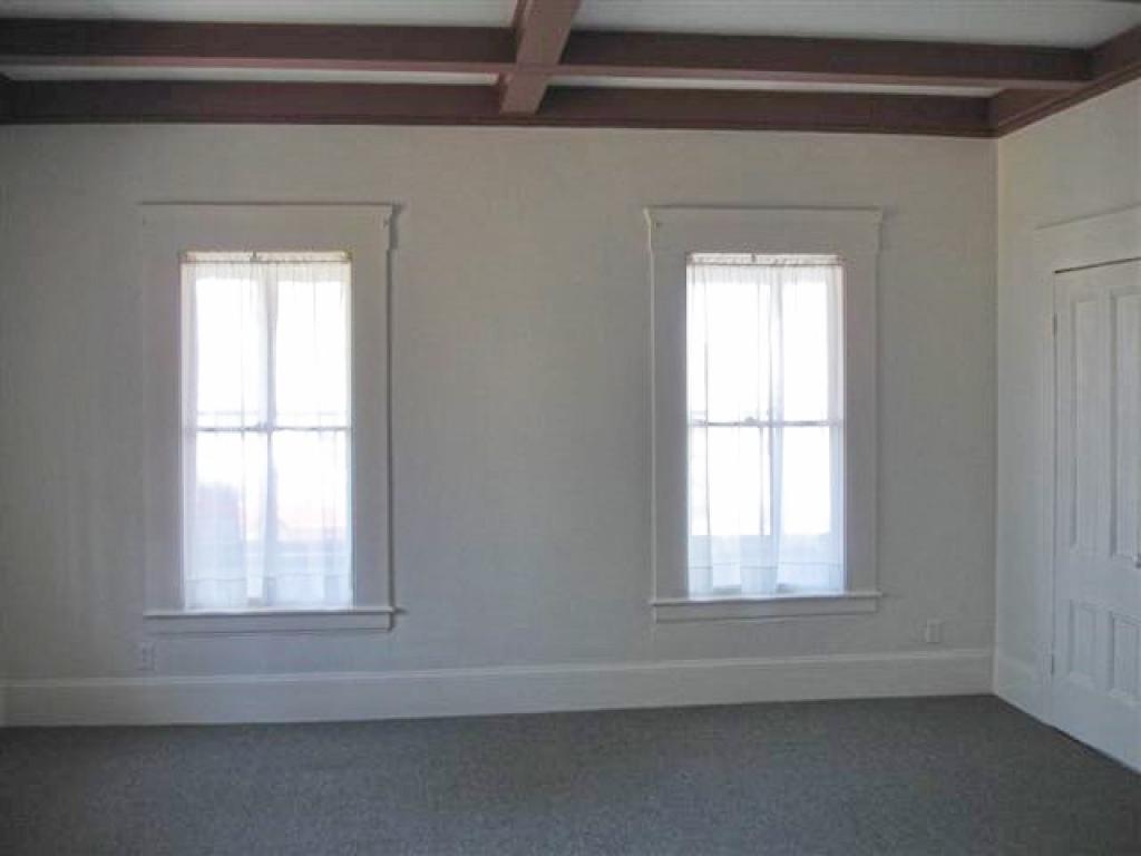11 Summer Street Rochester, NH 03867 - Photo 7 of 15