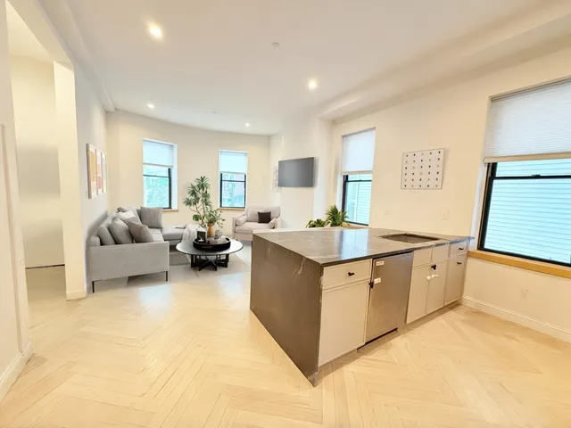 $4,795 | 182 Webster Street, Unit 1, Boston, MA 02128