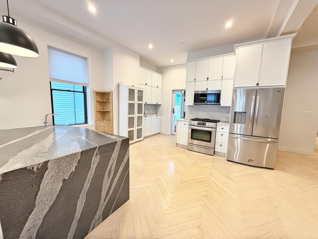 182 Webster Street, Unit 1 Boston, MA 02128 - Photo 3 of 10