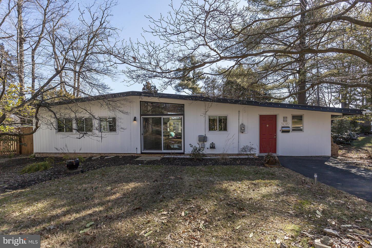 3019 Pine Spring Road Falls Church, VA 22042 - Photo 2 of 30 Exterior (Front)