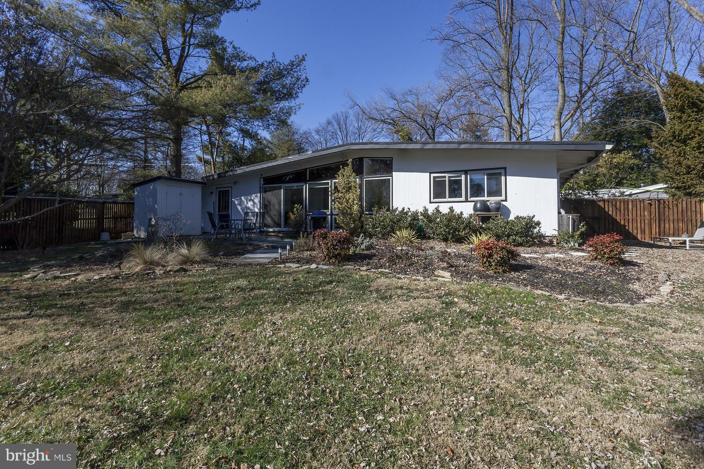 3019 Pine Spring Road Falls Church, VA 22042 - Photo 22 of 30 Exterior (Rear)