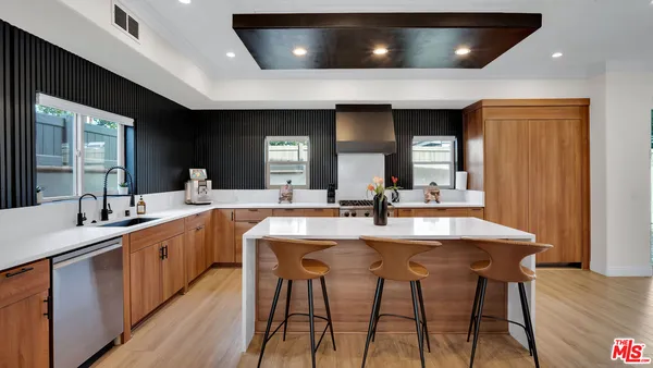 $2,000,000 | 5136 Berryman Avenue, Culver City, CA 90230