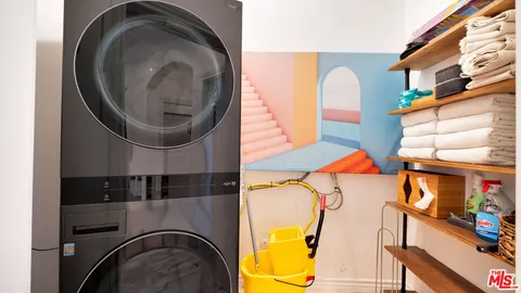 $2,000,000 | 5136 Berryman Avenue, Culver City, CA 90230