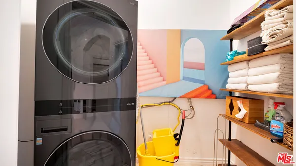 $2,000,000 | 5136 Berryman Avenue, Culver City, CA 90230