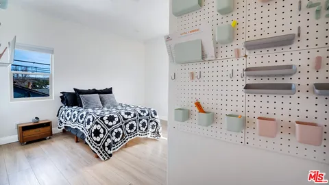 $2,000,000 | 5136 Berryman Avenue, Culver City, CA 90230