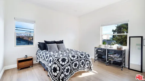 $2,000,000 | 5136 Berryman Avenue, Culver City, CA 90230