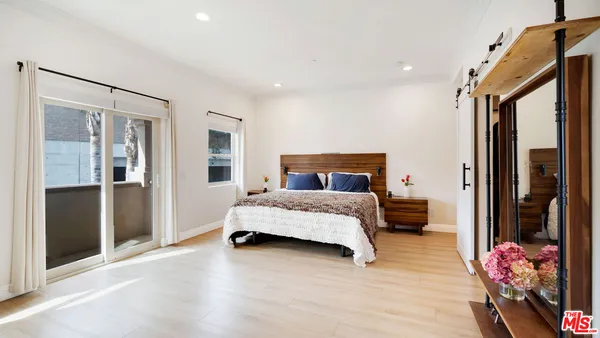 $2,000,000 | 5136 Berryman Avenue, Culver City, CA 90230