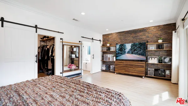 $2,000,000 | 5136 Berryman Avenue, Culver City, CA 90230