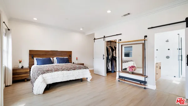 $2,000,000 | 5136 Berryman Avenue, Culver City, CA 90230