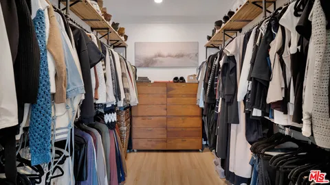 $2,000,000 | 5136 Berryman Avenue, Culver City, CA 90230